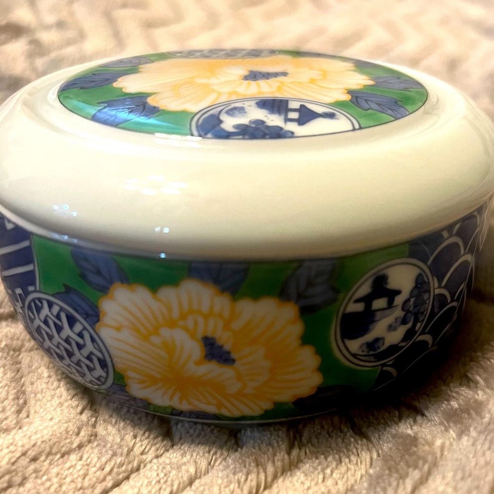 Tasei Kiln Green & Blue With a Peach Flower Arita Chawanmushi Bowl Jewelry Tray
